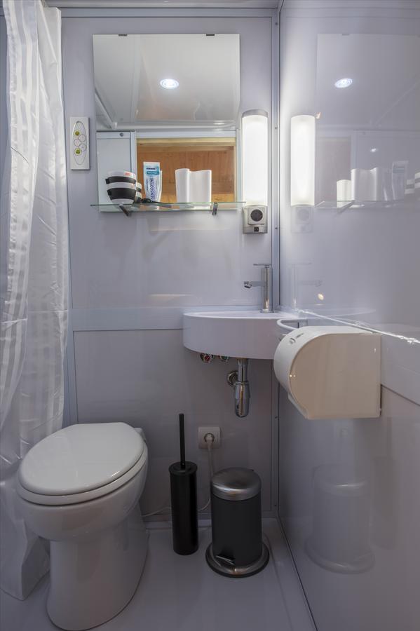 Lodgehotel De Lelie Makkum Extérieur photo
