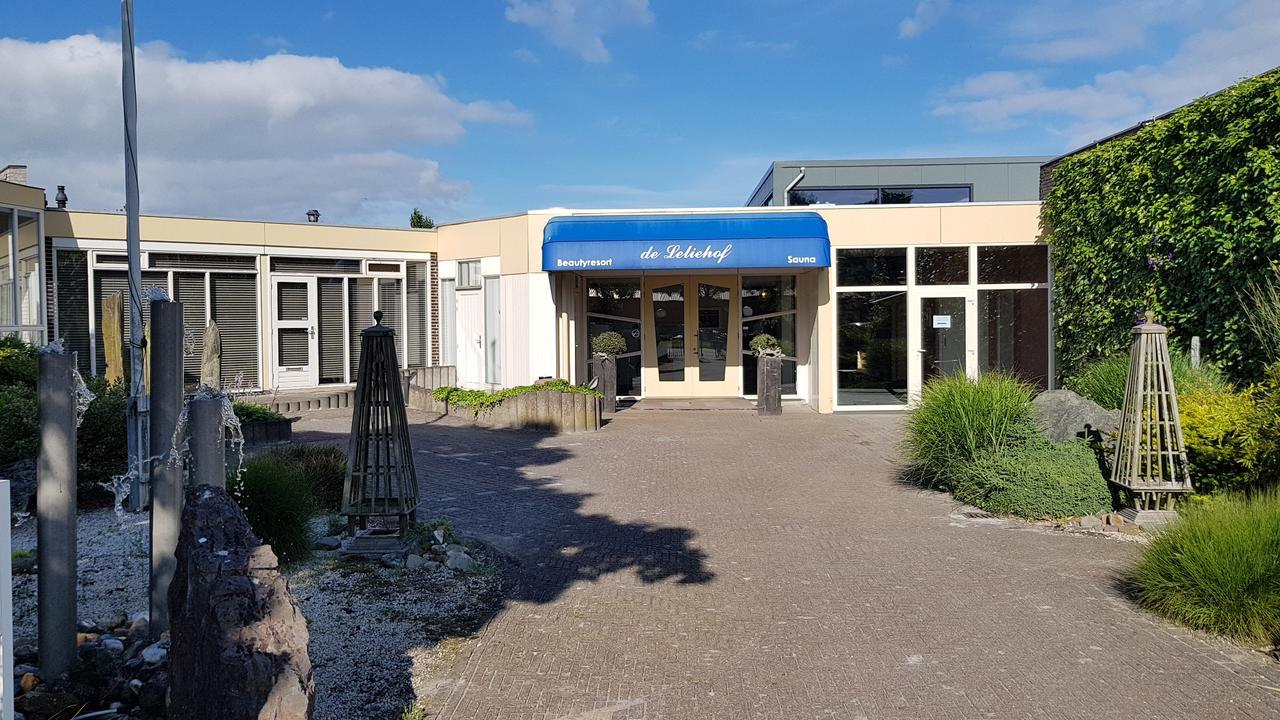 Lodgehotel De Lelie Makkum Extérieur photo